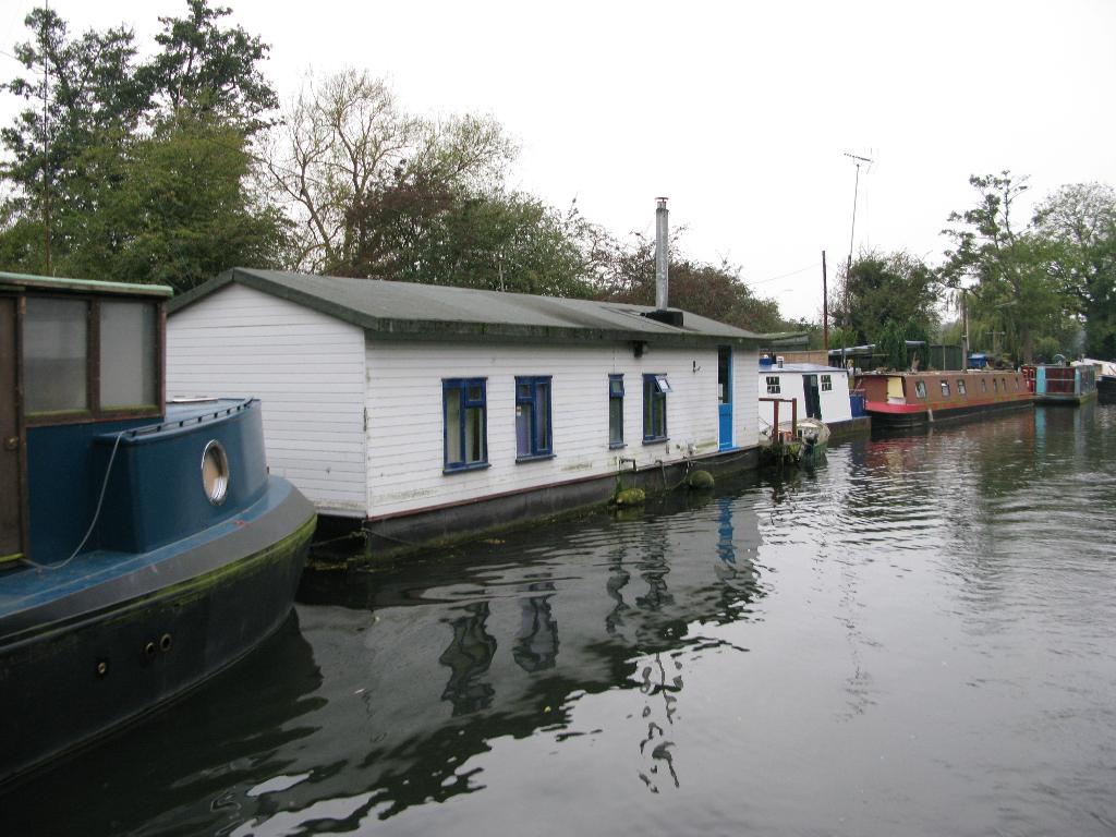 Floating Shed