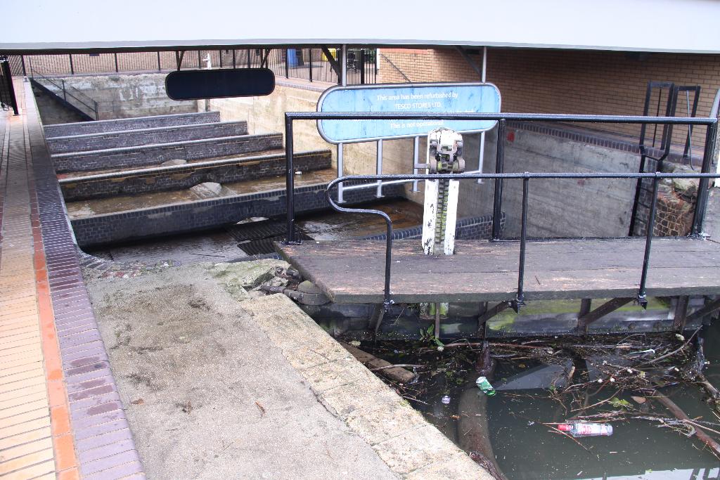Tesco Bulls Bridge