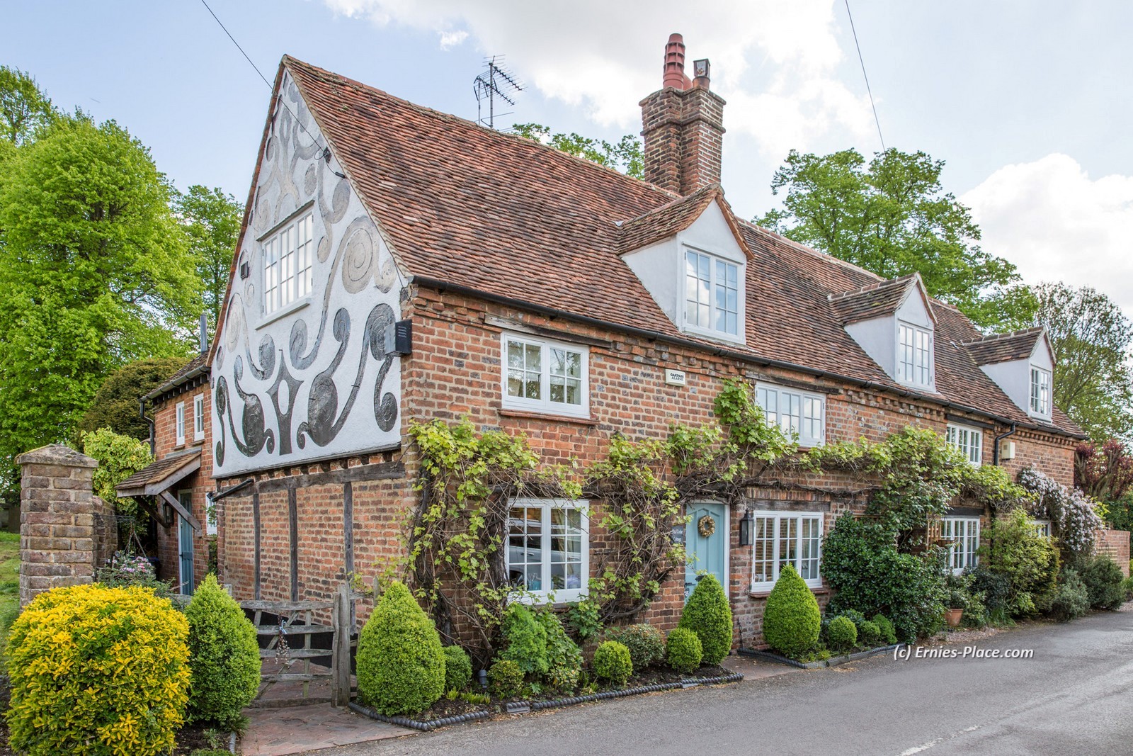 Photo Image Of: Nice old cottage