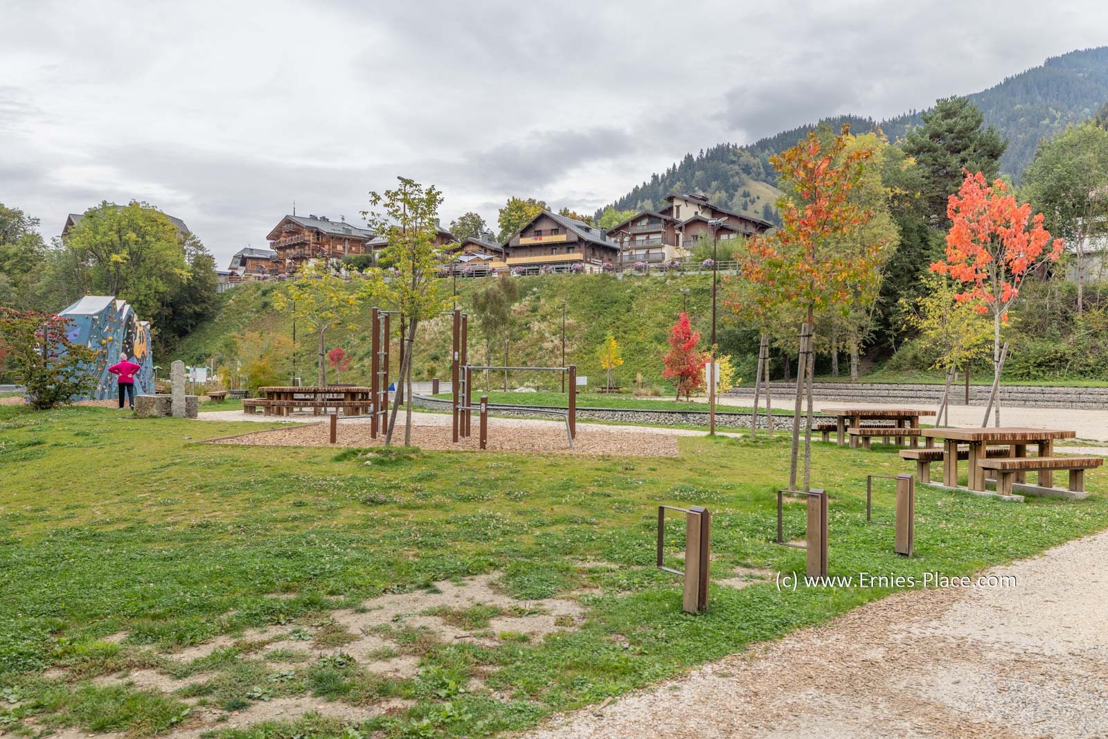 Photo Image Of: Autumn is arriving in the mountains