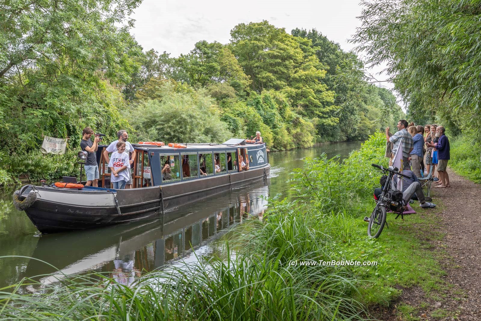 Trip boat Arthur heading to the HS2 protest  