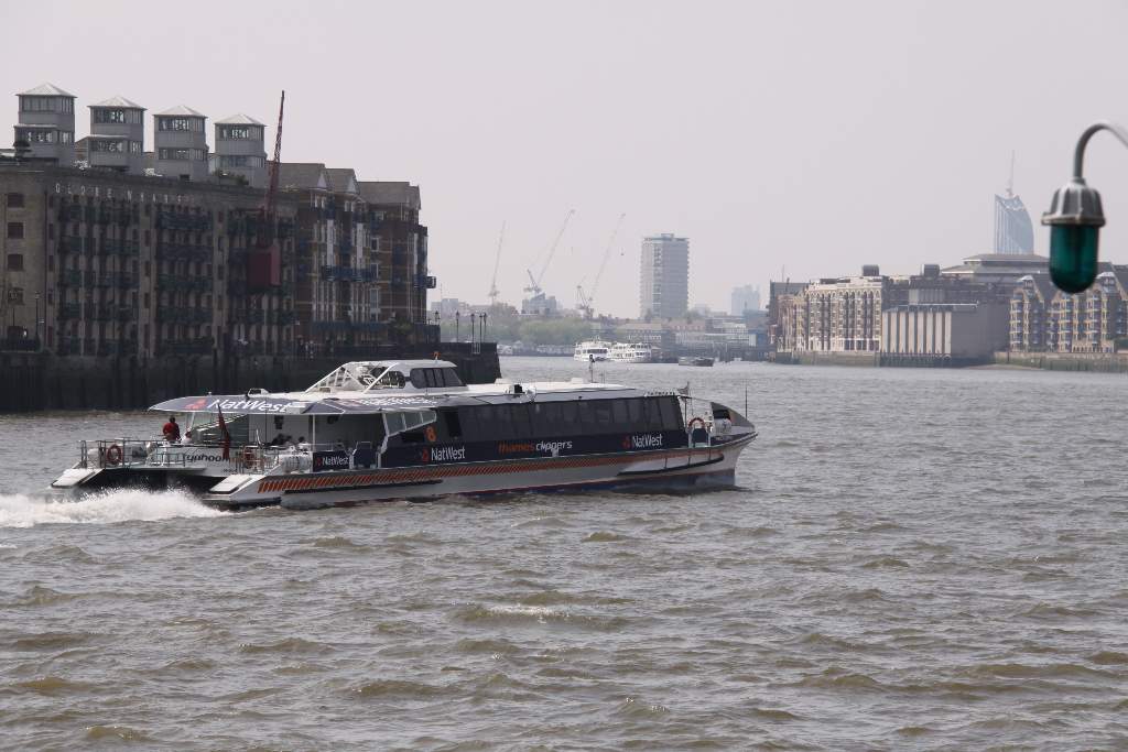 speed boat